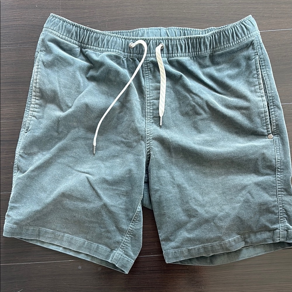 Men's Green Vuori Casual Shorts
